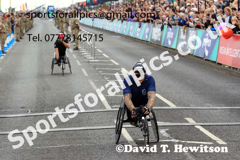 Mens wheelchair 2022 Great North Run. Photo: David T. Hewitson/Sports for All Pics
